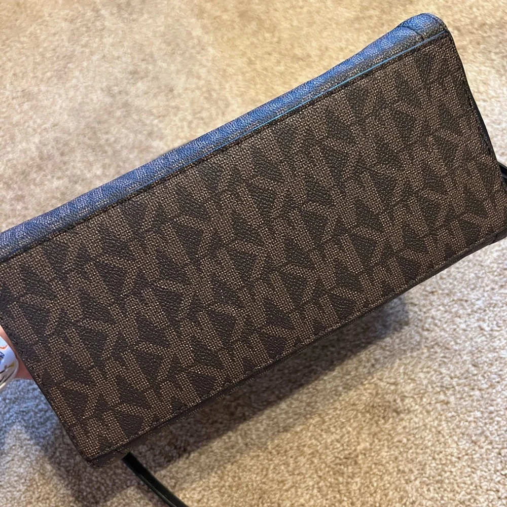 Like New Michael Kors Satchel - Picture 8 of 16